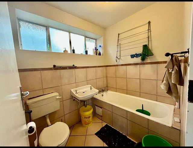 4 BEDROOM APARTMENT FOR SALE IN SUNNYSIDE